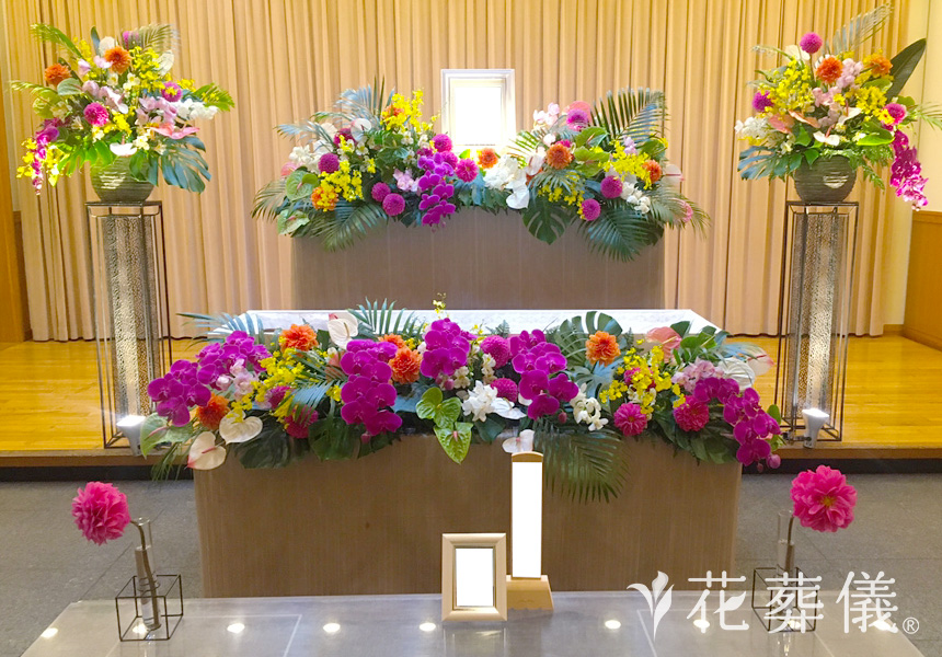 君が笑えばの花祭壇