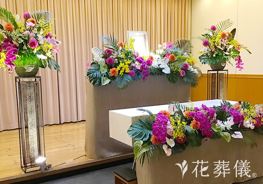 君が笑えばの花祭壇