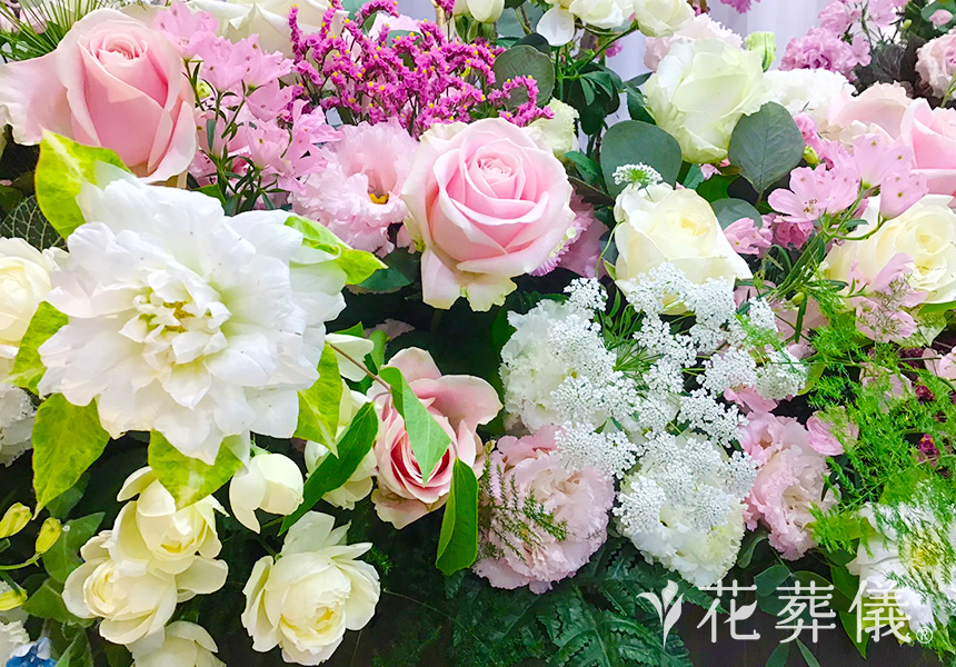 小さな花の歌の花祭壇
