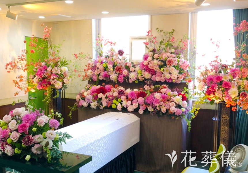 そこに愛があるということ。の花祭壇