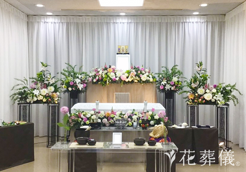 花が好きな彼女への花祭壇