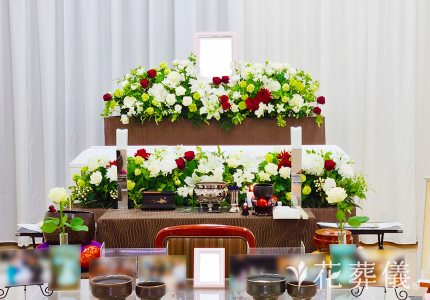 ルビーレッドの花祭壇