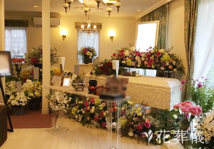 Rose Gardenの花祭壇
