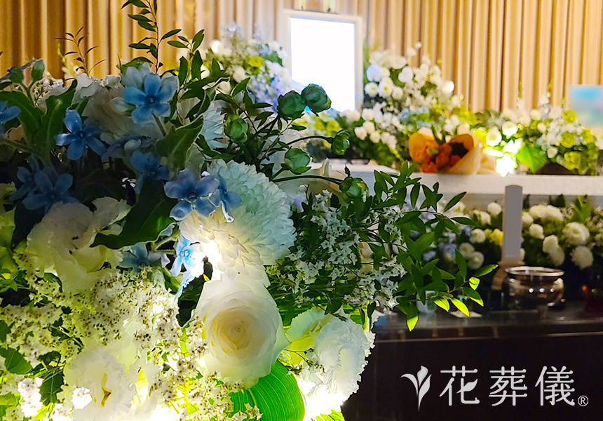 モルディブの海の花祭壇