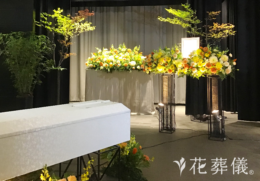 秋園の花祭壇