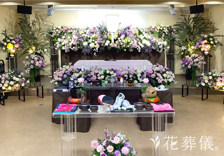 遠山に日があたるの花祭壇