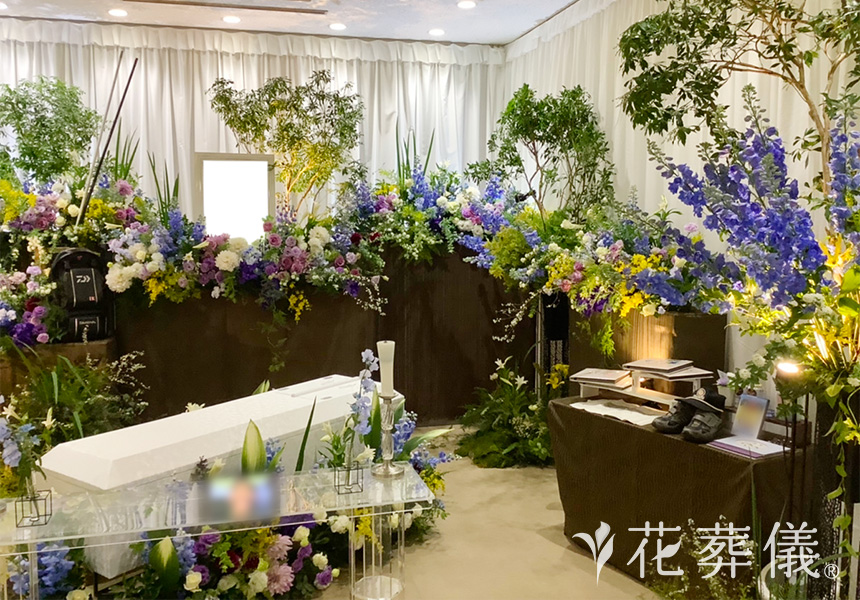 雪の果ての花祭壇