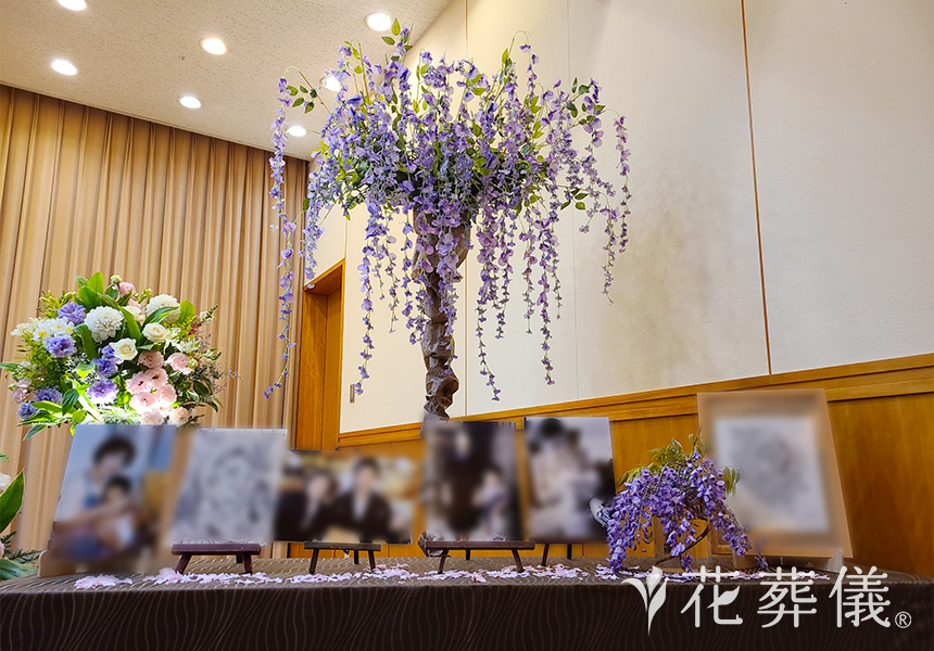 雨降って虹かかるの花祭壇