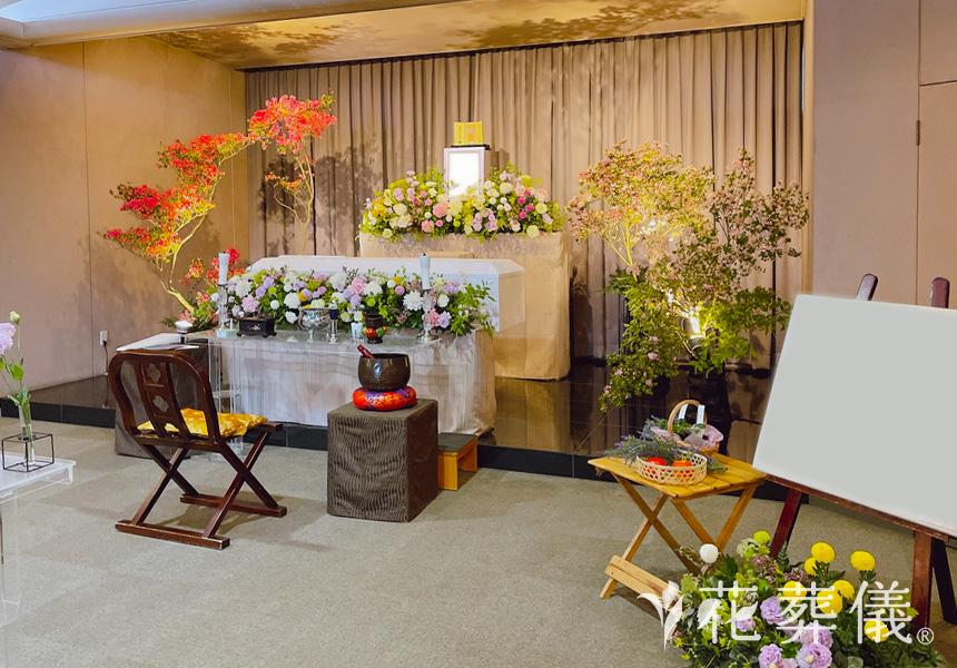 鳥語花香の花祭壇