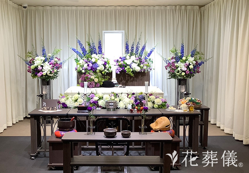 春の行方の花祭壇