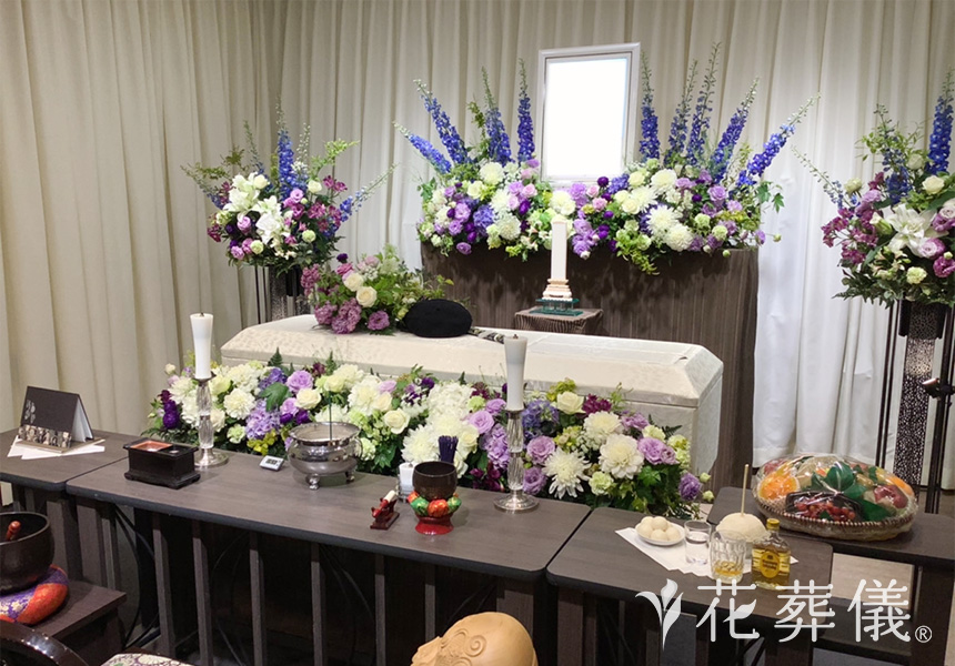 春の行方の花祭壇