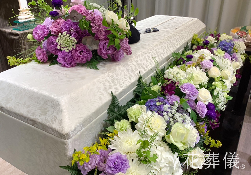 春の行方の花祭壇