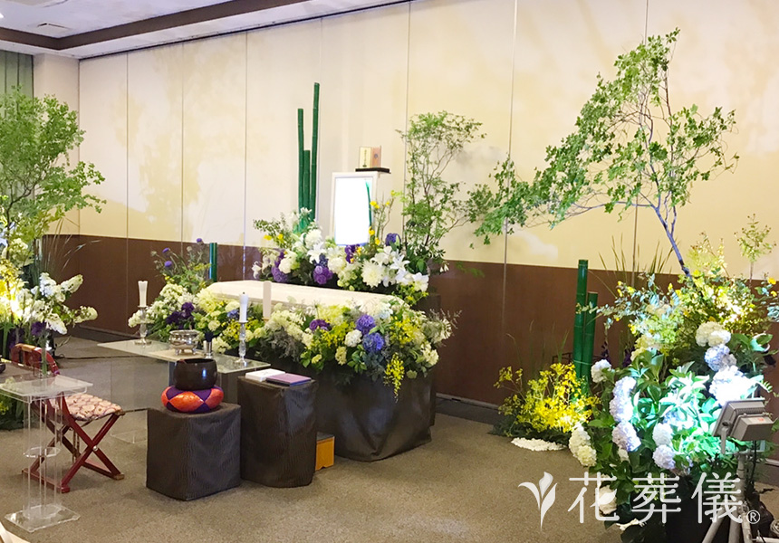 山寺のようなの花祭壇