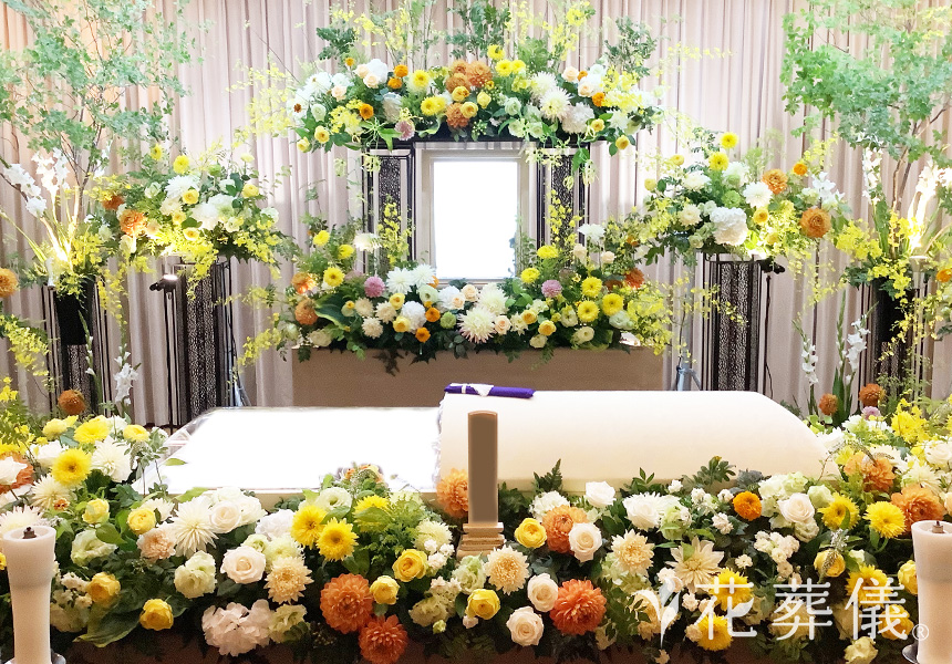 爽やかにの花祭壇