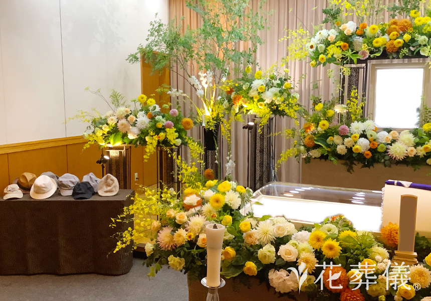 爽やかにの花祭壇