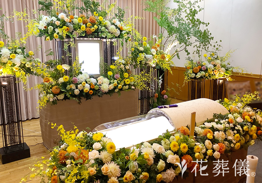 爽やかにの花祭壇