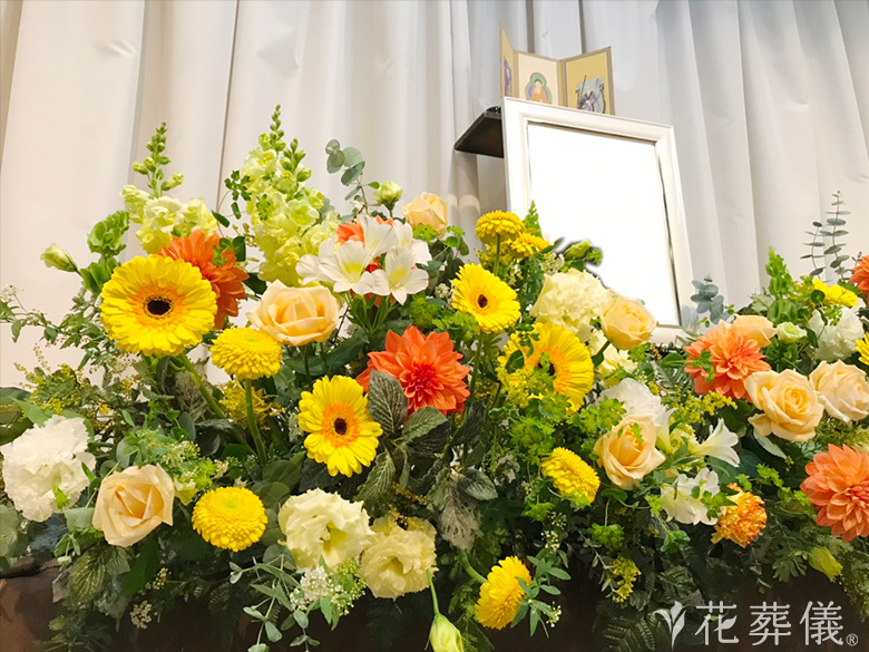 高徳寺新井白石記念ホールで葬儀を行ったお客様の祭壇写真03