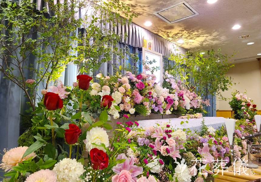 青梅の風景の花祭壇