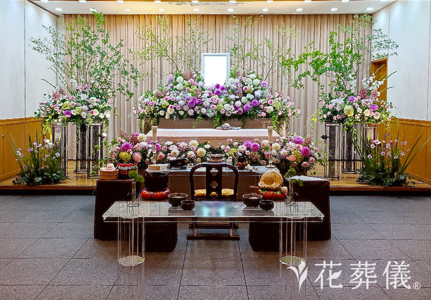 やさしい香りに包まれての花祭壇