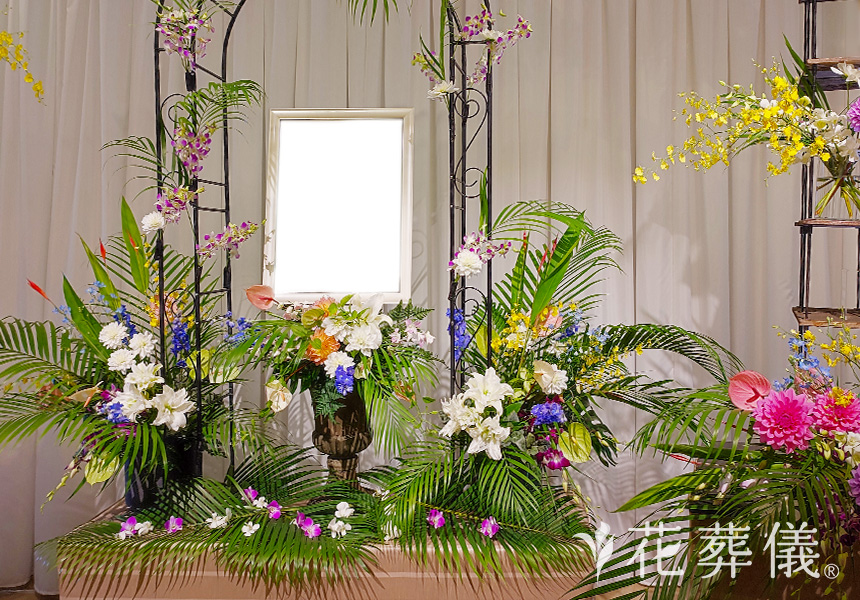 南国の国ハワイの花祭壇
