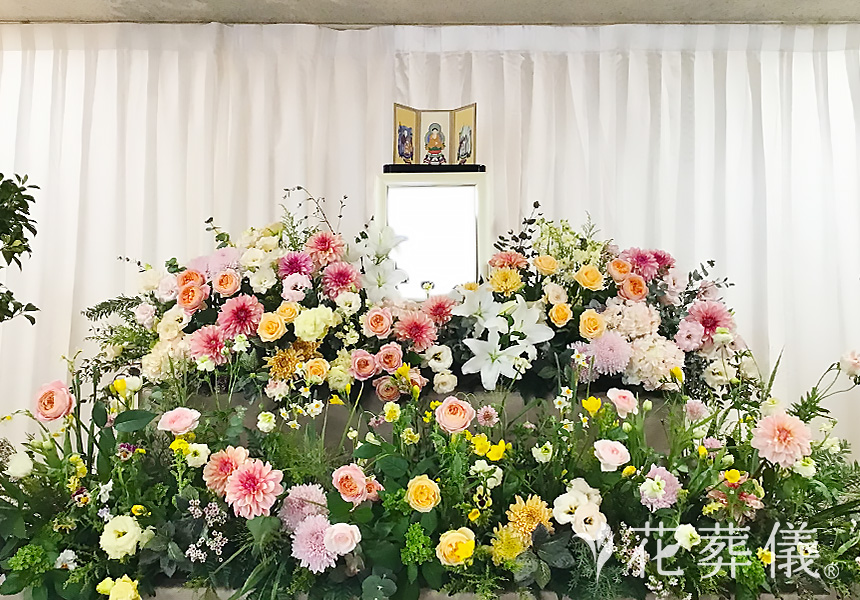 カサブランカの花祭壇