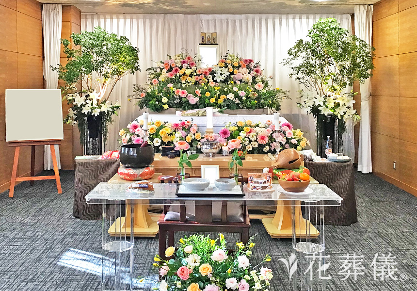 カサブランカの花祭壇