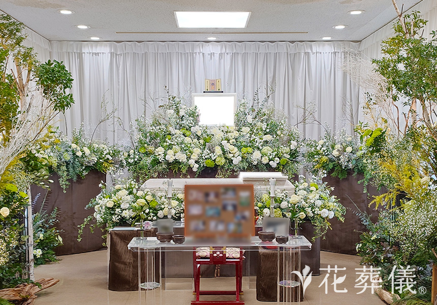 雪山の花祭壇