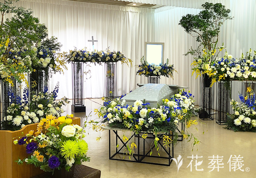 花に包まれての花祭壇