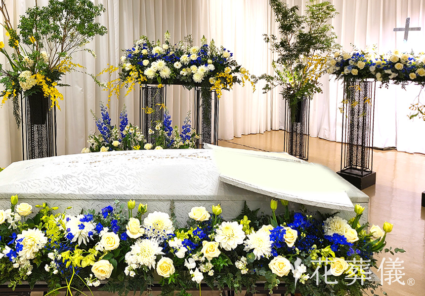 花に包まれての花祭壇