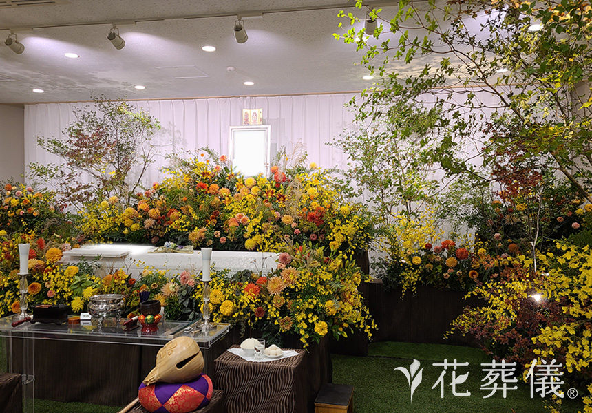 山梨の秋を感じての花祭壇
