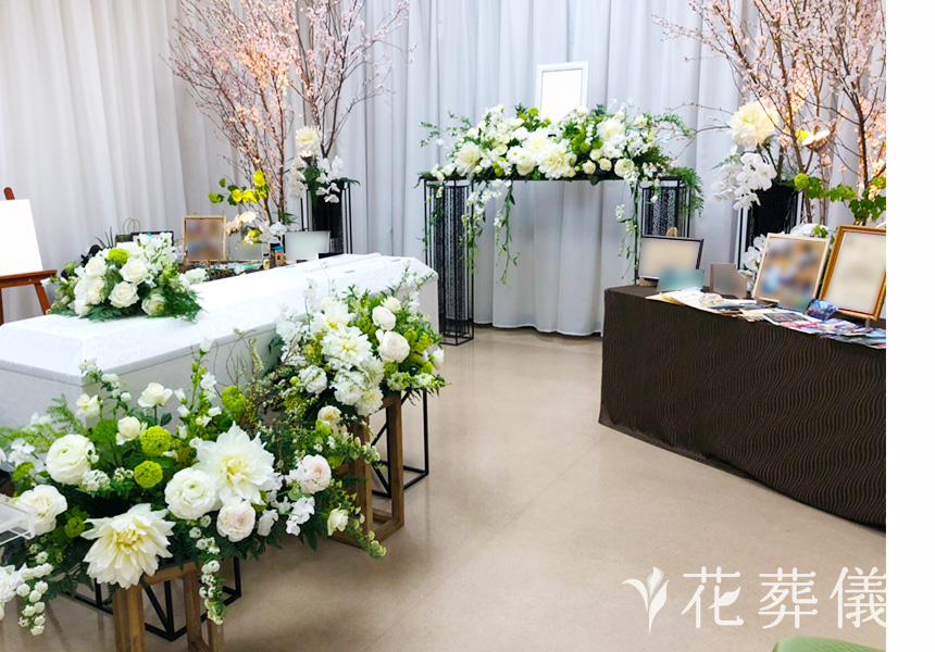 幻の滝の花祭壇