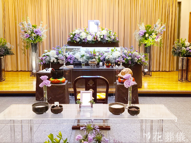 臨海斎場で葬儀を行ったお客様の祭壇写真01
