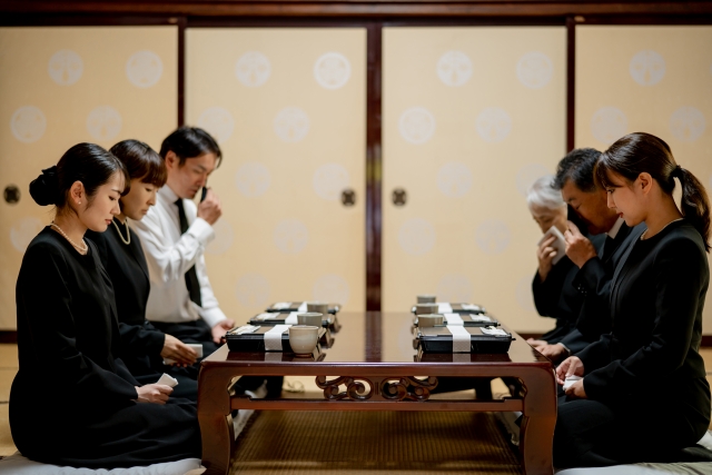 精進落としの挨拶と献杯