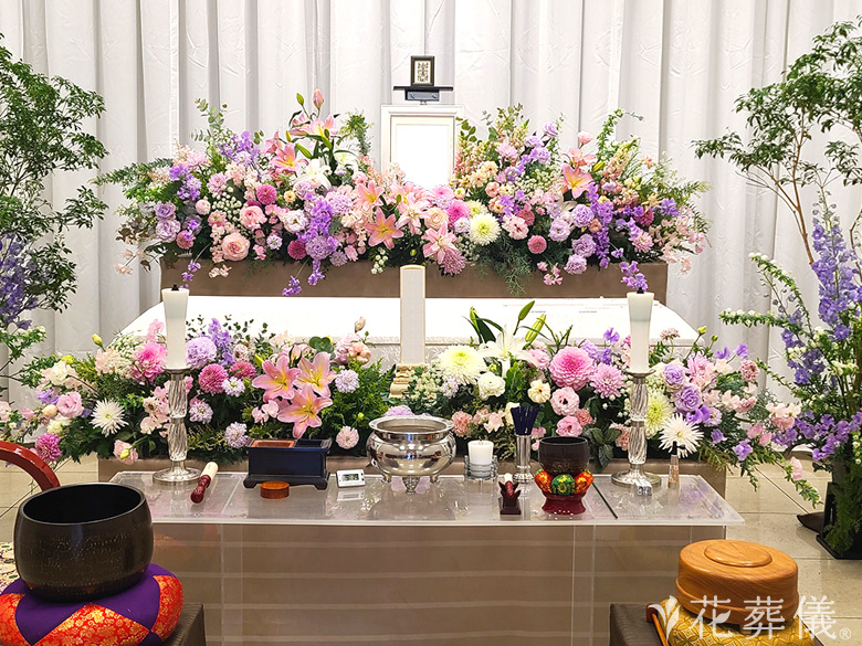 四ツ木斎場で葬儀を行ったお客様の祭壇写真01