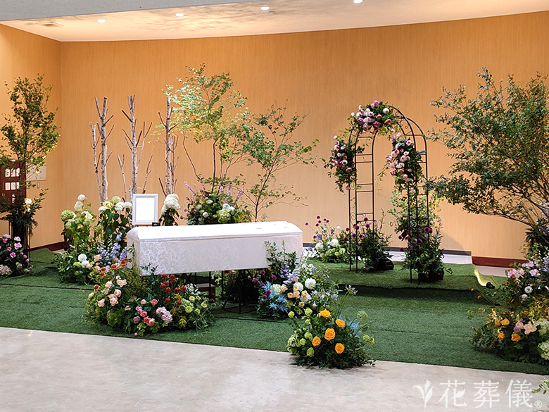 浦和斎場で葬儀を行ったお客様の祭壇写真01