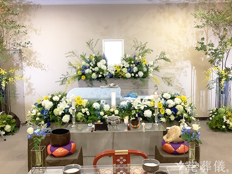 藤沢市斎場で葬儀を行ったお客様の祭壇写真02