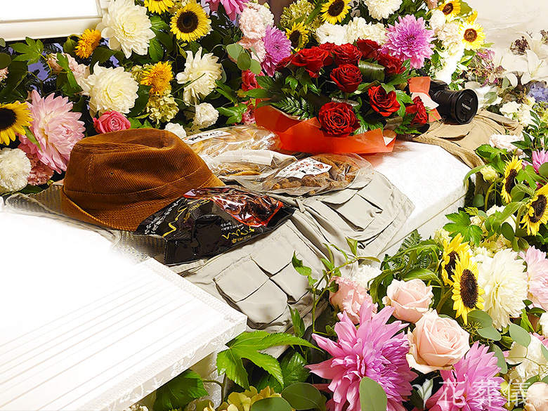 アライブ世田谷下馬で葬儀を行ったお客様の祭壇写真03
