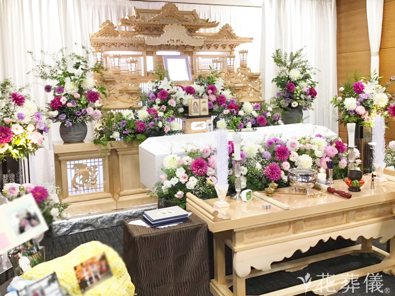 谷塚斎場で葬儀を行ったお客様の祭壇写真03