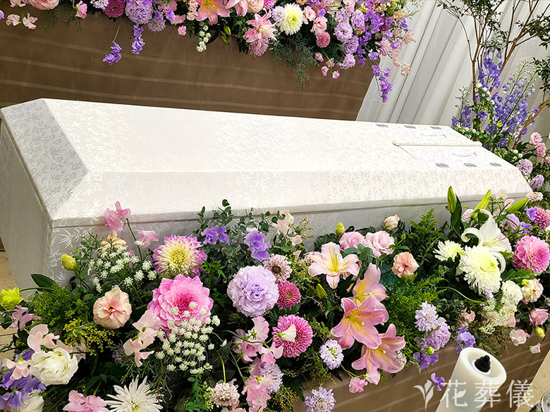四ツ木斎場で葬儀を行ったお客様の祭壇写真03