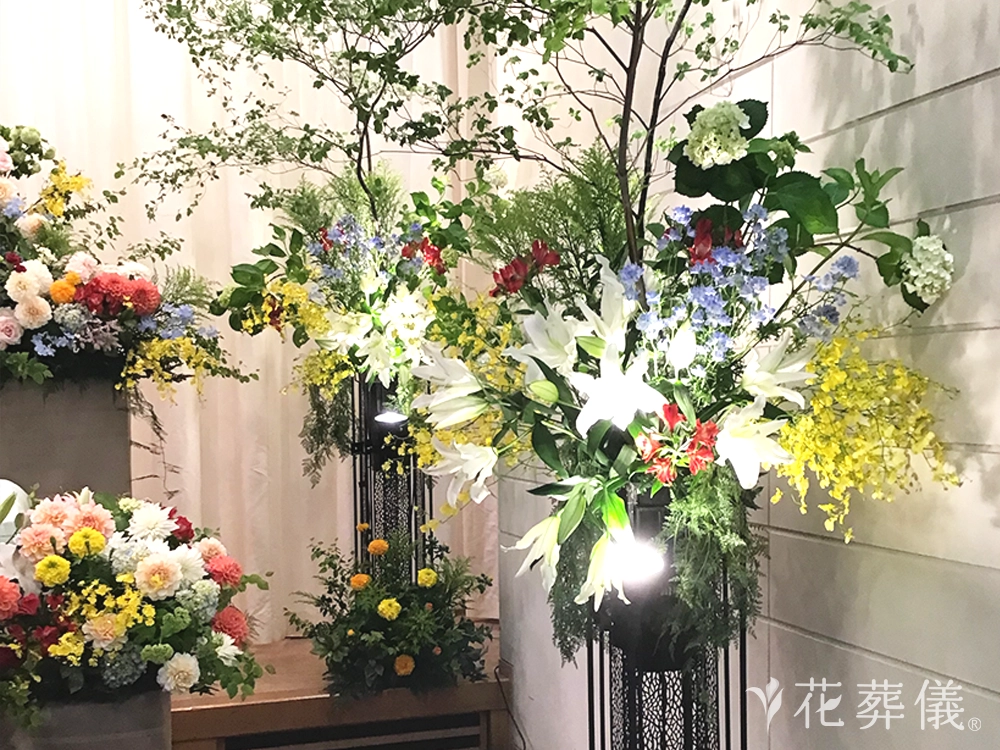浦安市斎場で葬儀を行ったお客様の祭壇写真02
