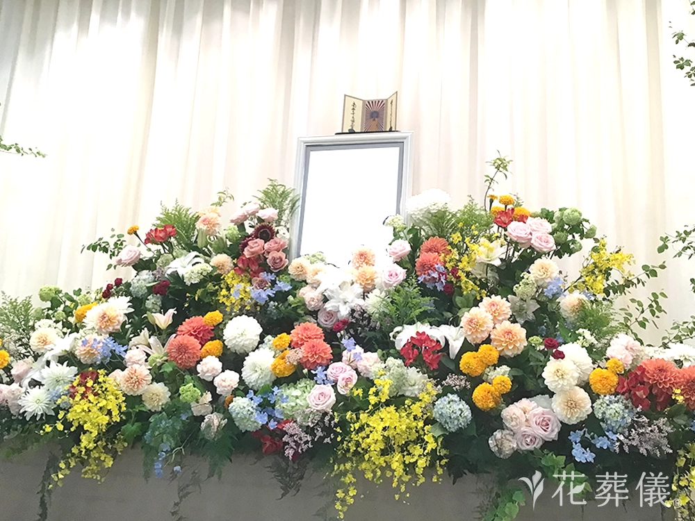 浦安市斎場で葬儀を行ったお客様の祭壇写真03