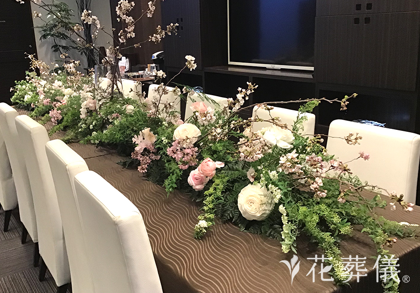 春の花みちの花祭壇