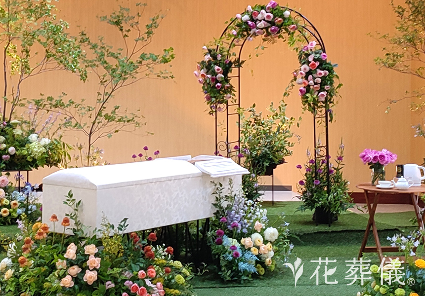 ガーデンの花祭壇