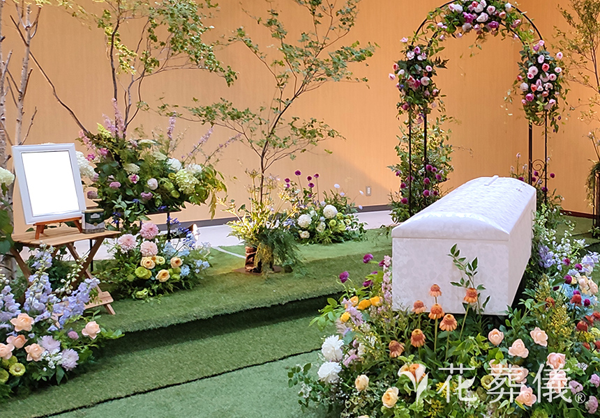 ガーデンの花祭壇
