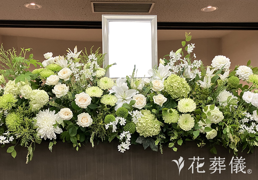 simple isの花祭壇