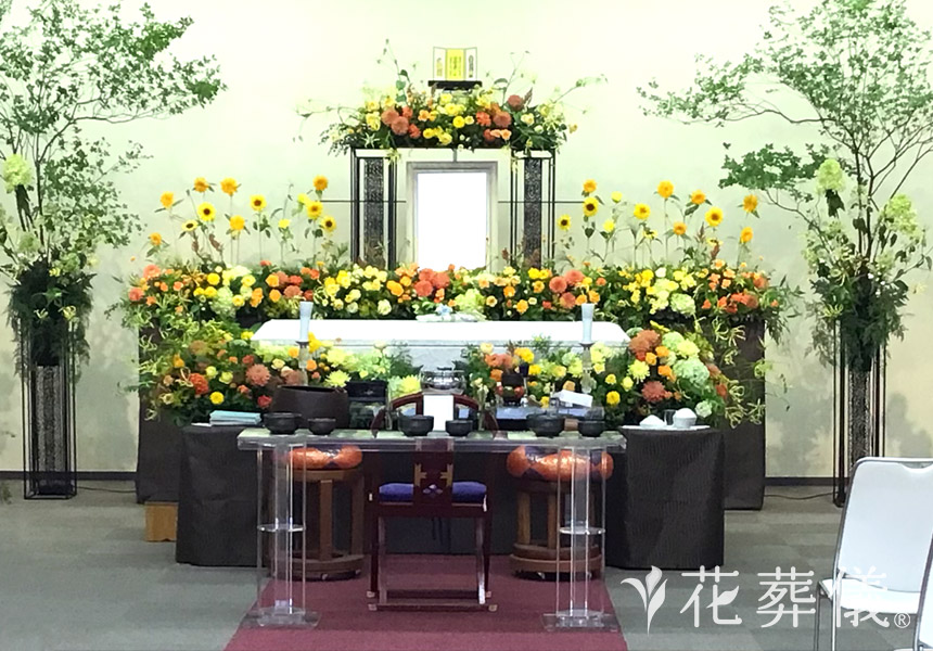 ひまわりのようにの花祭壇