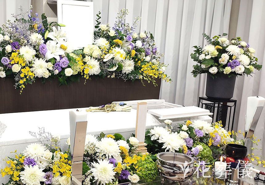 いかがお過ごしですかの花祭壇