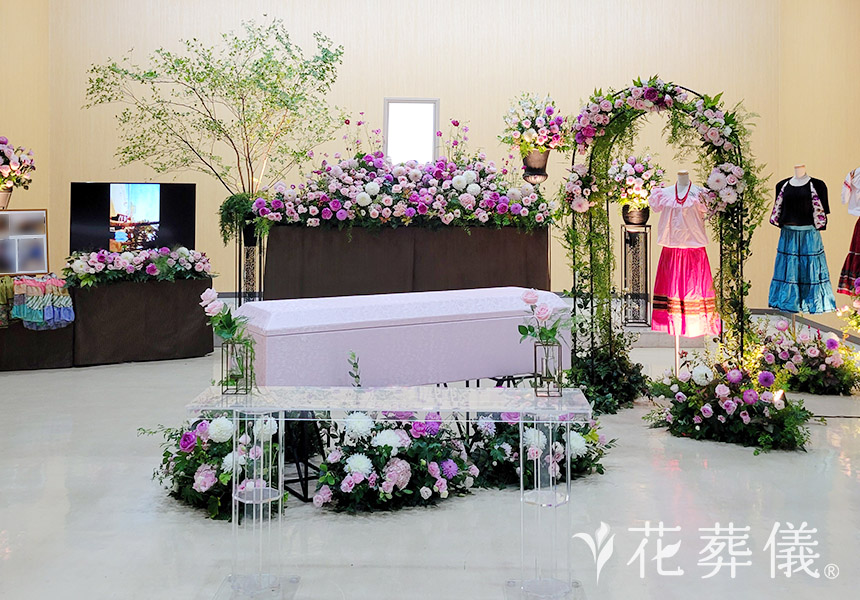 晴舞台の花祭壇