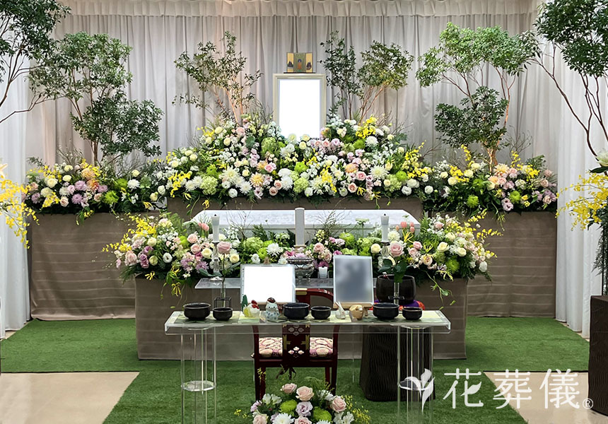 花祭壇の写真 ご近所の散歩コース・ご夫婦の最高のデートコースの空間をイメージして
