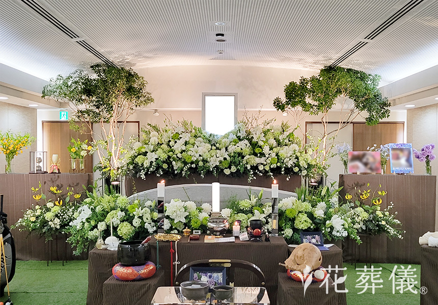 花葬儀の花祭壇 ゴルフがお好きだったご主人様のためにつくった世界でたったひとつの花祭壇